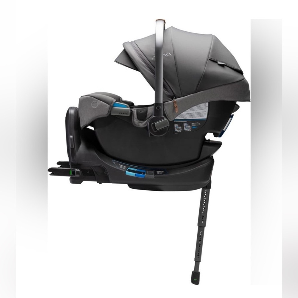 Nuna Pipa Rx with RELX Base and Infant Insert
